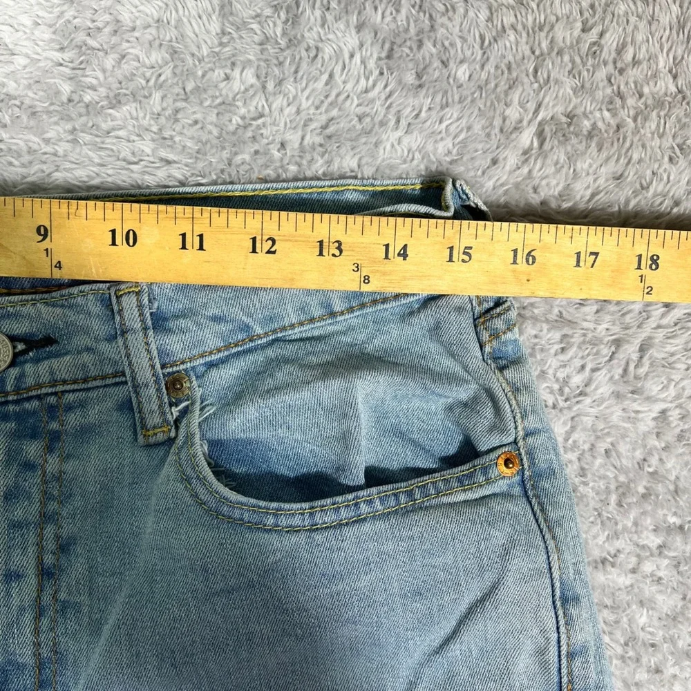 Levis 514 Straight Fit Jeans Mens 33x30 Light Wash Blue Denim trash distressed